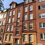 Altbauwohnung Mit Vollaustattung *