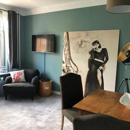 Altbauwohnung Mit Vollaustattung * Kiel