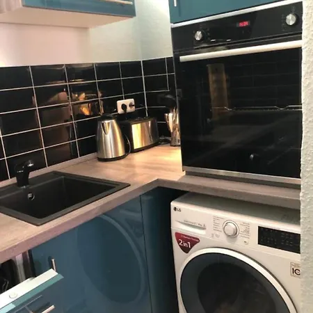 Altbaucharme In Zentraler Lage