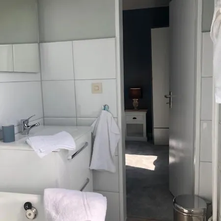 Altbauwohnung Mit Vollaustattung *