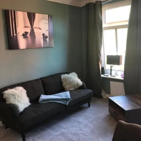 Altbauwohnung Mit Vollaustattung Apartment Kiel