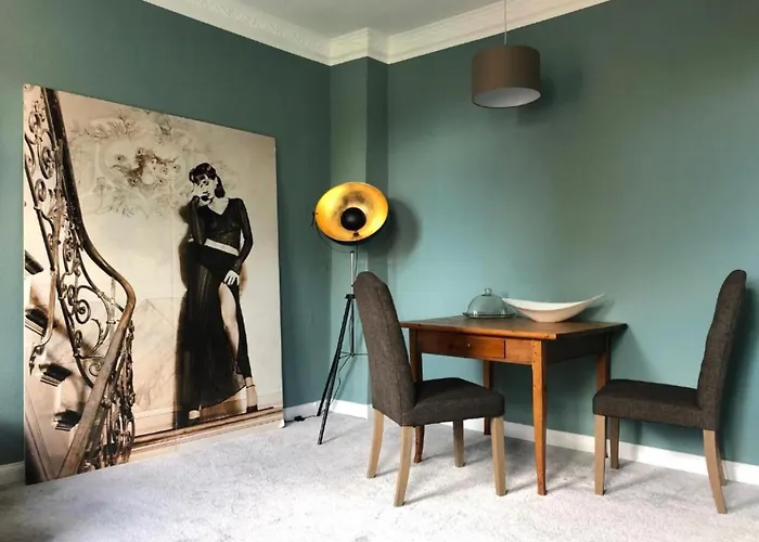 Altbauwohnung Mit Vollaustattung * Kiel