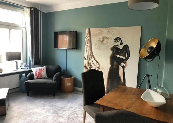 Altbauwohnung Mit Vollaustattung * Kiel